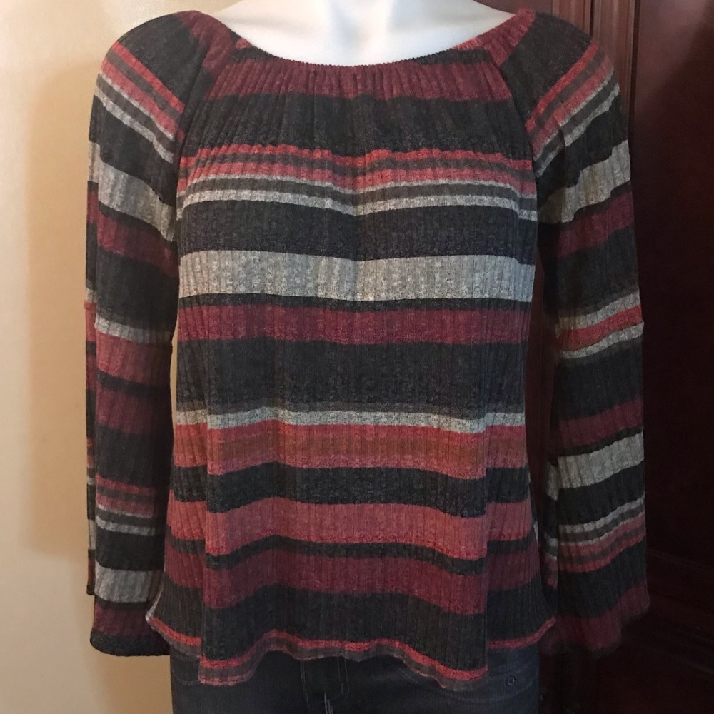🆕 Cocolove Multi Color Bell Sleeves Top-Med/Large
